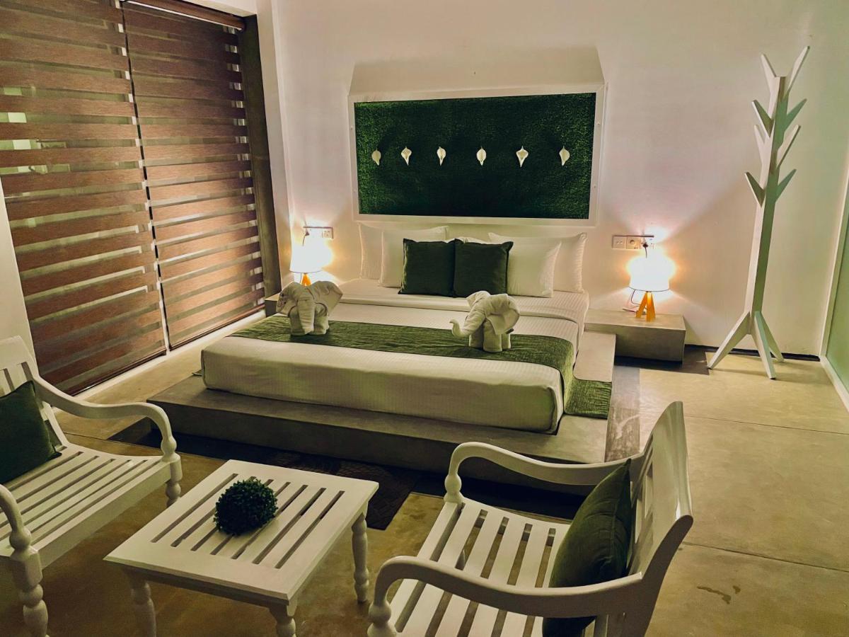 8 Plus Motels เนกอมโบ ภายนอก รูปภาพ