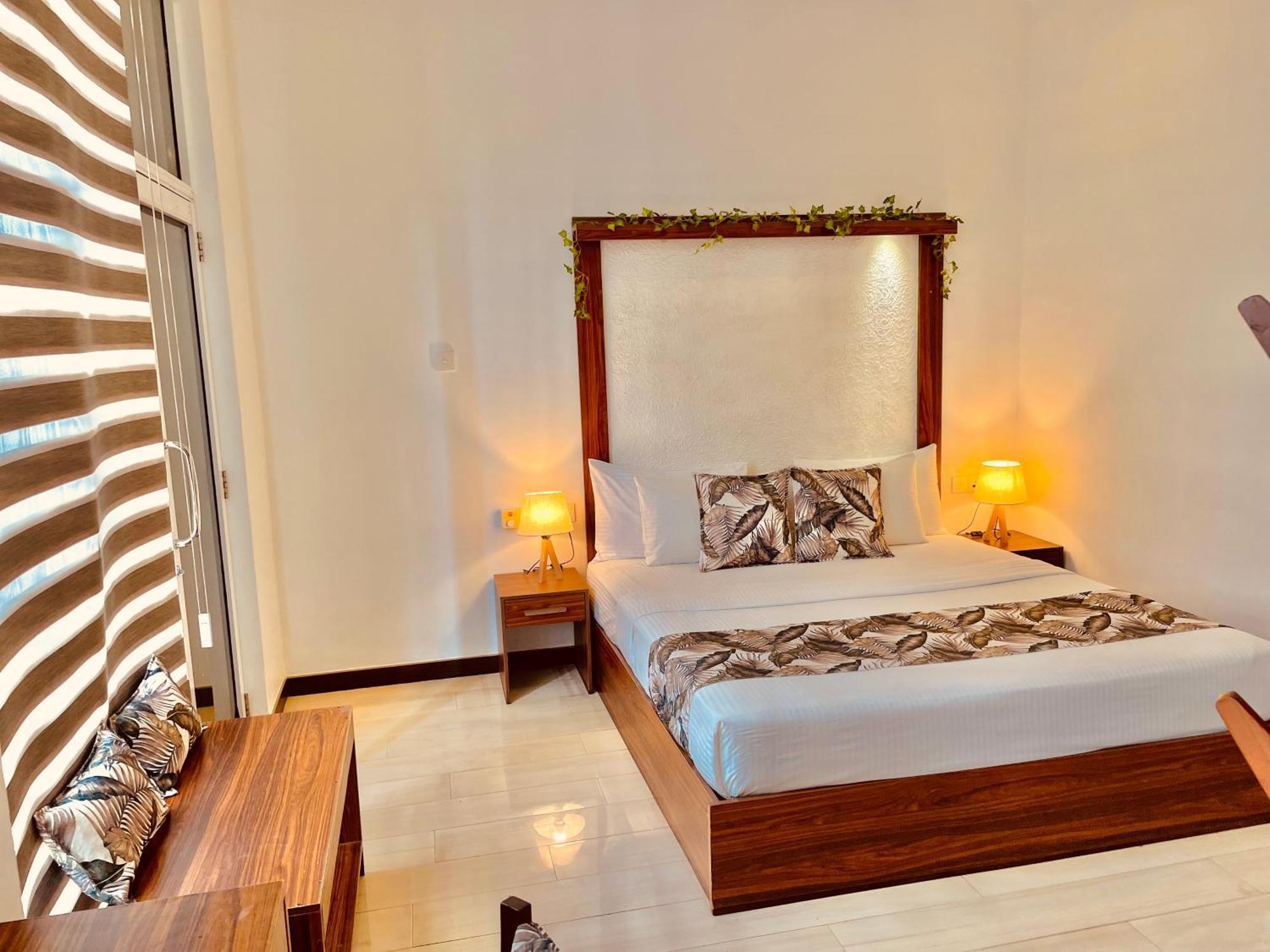 8 Plus Motels เนกอมโบ ภายนอก รูปภาพ