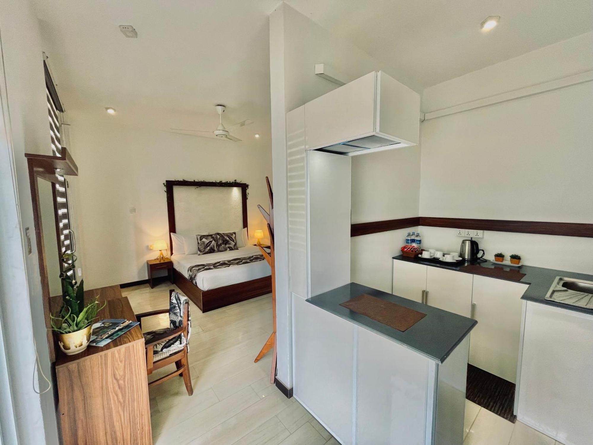 8 Plus Motels เนกอมโบ ภายนอก รูปภาพ