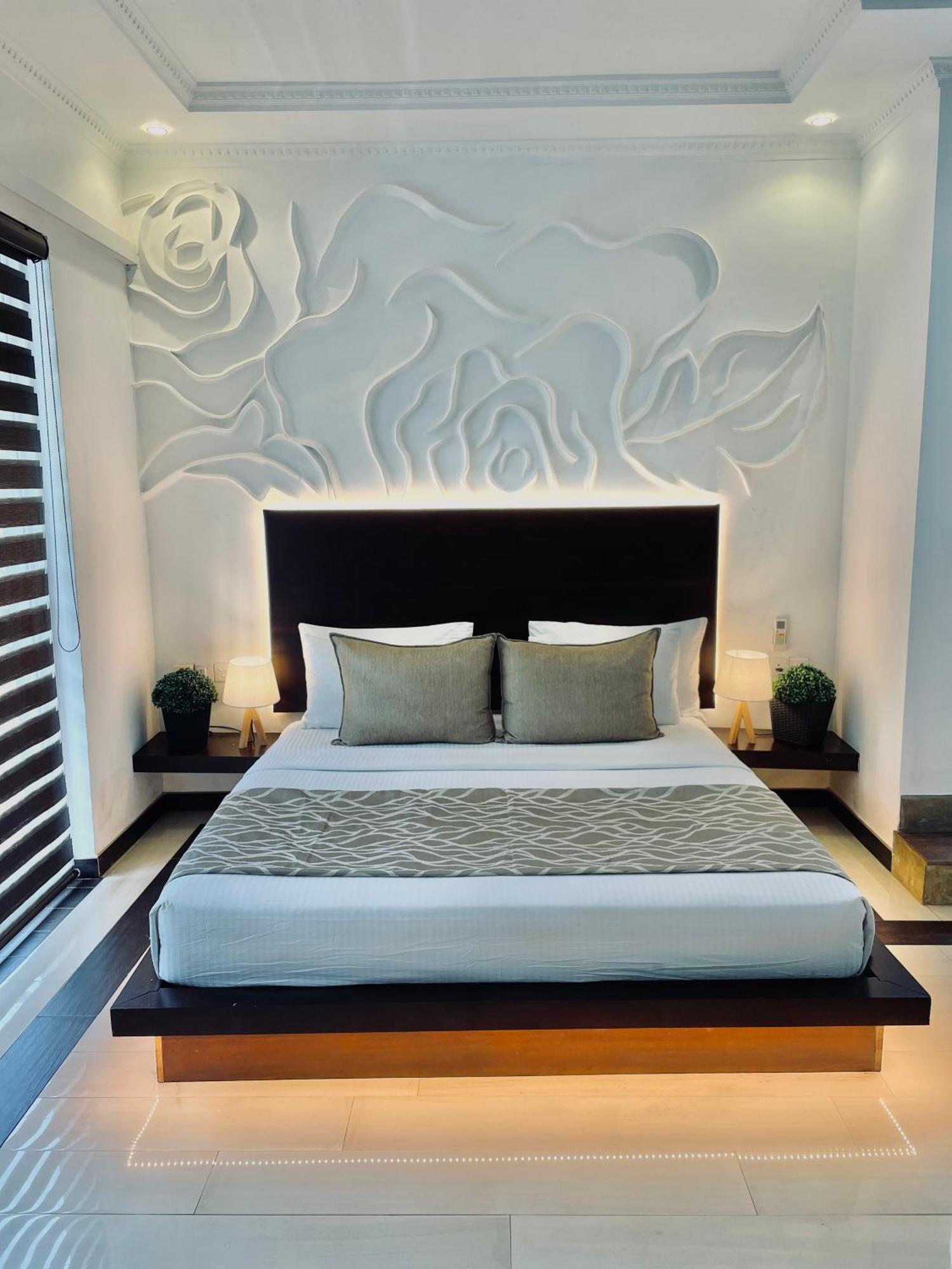 8 Plus Motels เนกอมโบ ภายนอก รูปภาพ