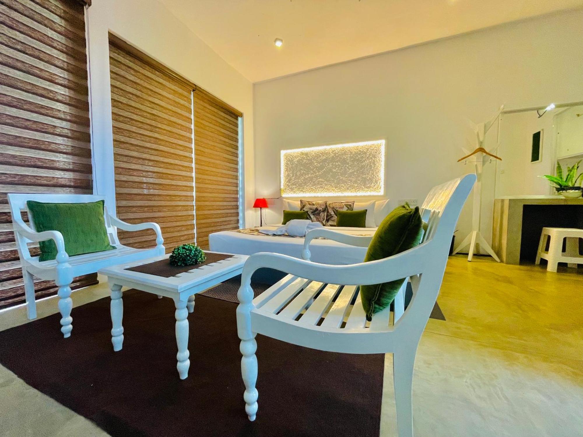 8 Plus Motels เนกอมโบ ภายนอก รูปภาพ